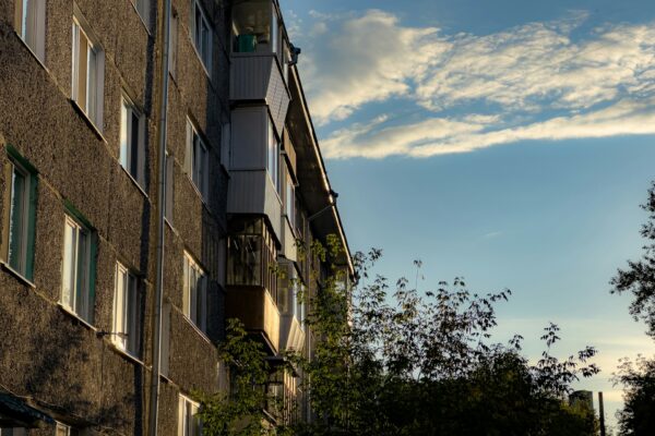 Appartementencomplex in Nederland, huurverhoging en woningmarkt